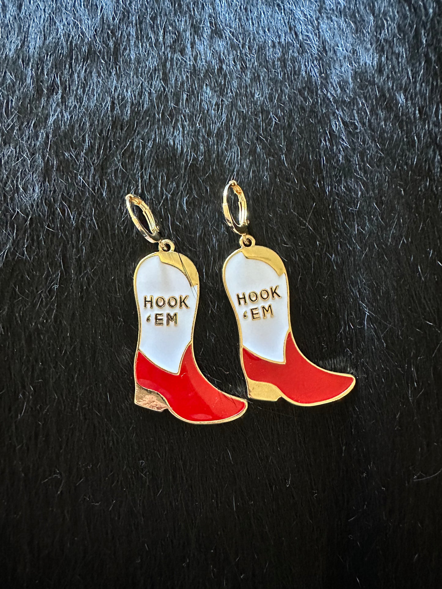 Hook ‘Em Danglies