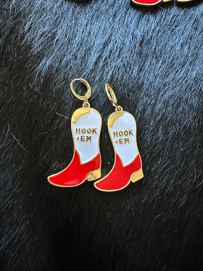 Hook ‘Em Danglies